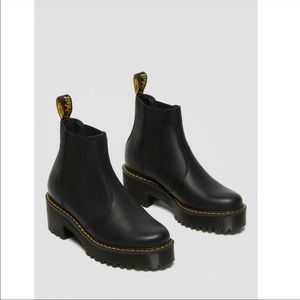 Dr. Martens Rometty Chelsea Boots in Black